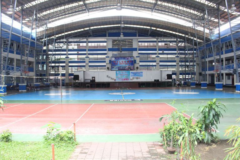 Jolly Covered Court